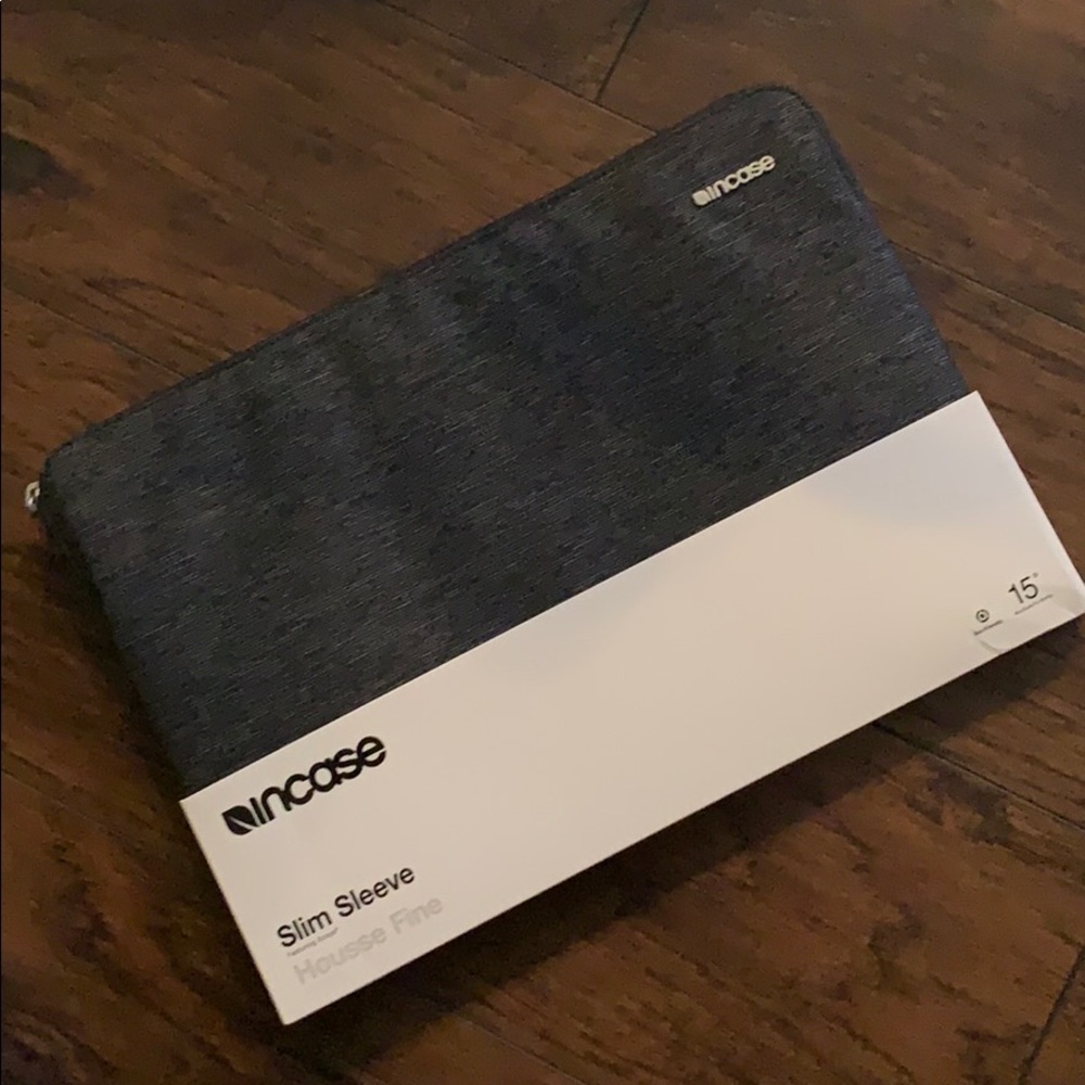Incase - Slim Sleeve 15”